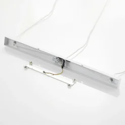 Lindby Hängeleuchte Kadir, 73 cm, 3-flammig, weiß, Holz