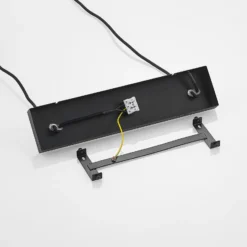 Lindby Hängeleuchte Tirzana, 3-flg., schwarz, Metall, Holz