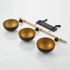 Lindby Hängeleuchte Tirzana, 3-flg., schwarz, Metall, Holz