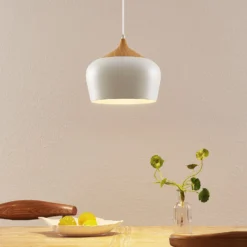 Lindby Hängeleuchte Vilsera, weiß, Metall/Holz, 26 cm, E27