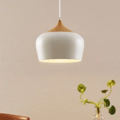 Lindby Hängeleuchte Vilsera, weiß, Metall/Holz, 26 cm, E27