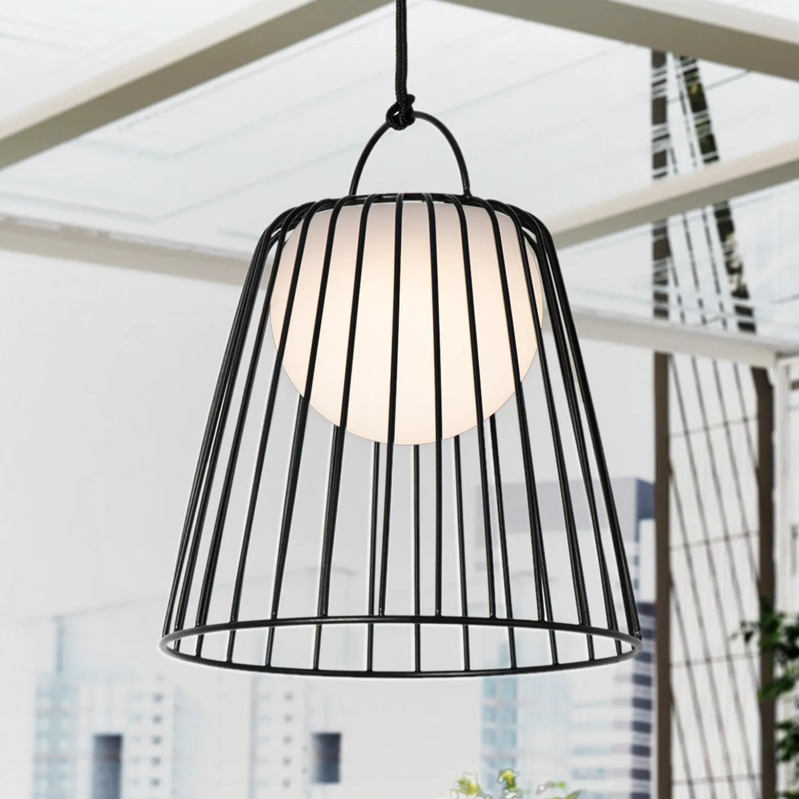 Lindby LED-Akku-Außenhängeleuchte Levino, schwarz, Metall