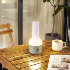 Lindby LED-Akku-Außentischleuchte Isaline, grün, dimmbar