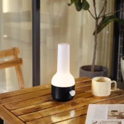 Lindby LED-Akku-Außentischleuchte Isaline, schwarz, dimmbar