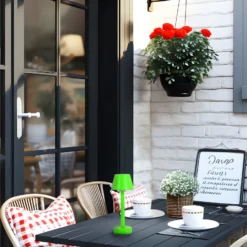 Lindby LED-Akkuleuchte Gaja, grün, USB, IP44, RGBW, dimmbar