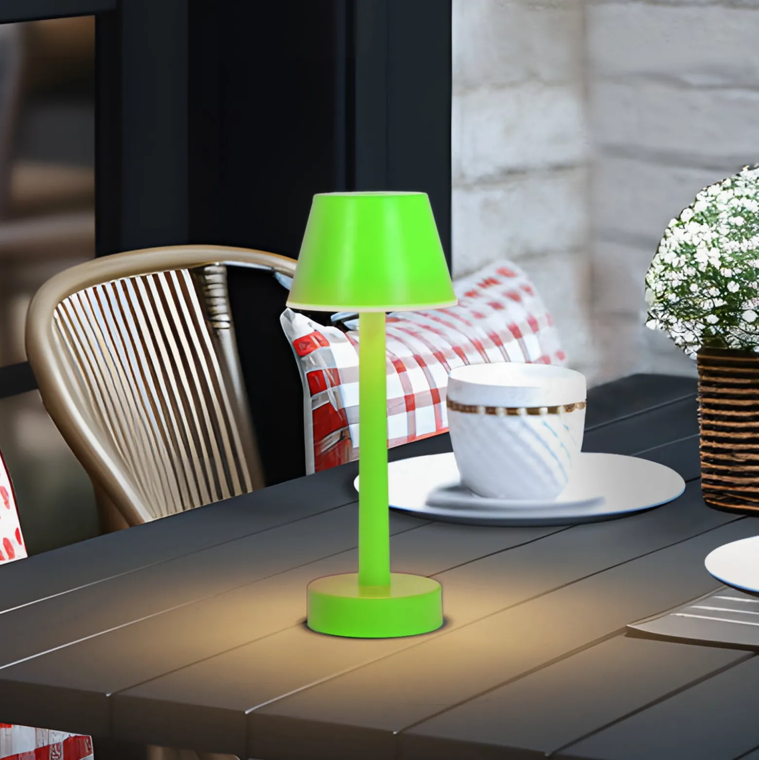 Lindby LED-Akkuleuchte Gaja, grün, USB, IP44, RGBW, dimmbar
