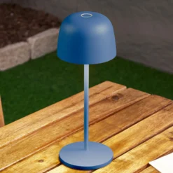 Lindby LED-Akku-Tischleuchte Arietty, blau, dimmbar, IP65