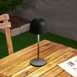 Lindby LED-Akku-Tischleuchte Arietty, schwarz, dimmbar, IP65
