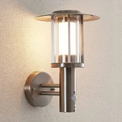 Lindby LED-Außenwandlampe Gregory, Sensor, edelstahl, IP44