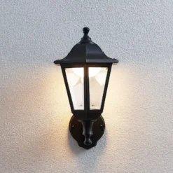 Lindby LED-Außenwandlampe Iavo, Sensor, schwarz, 38 cm, IP44