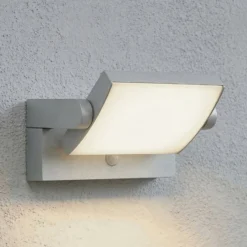 Lindby LED-Außenwandlampe Sherin, hellgrau schwenkbar Sensor