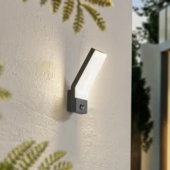 Lindby LED-Außenwandleuchte Korvik, 26 cm, anthrazit, Sensor
