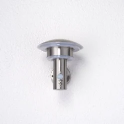 Lindby LED-Außenwandleuchte Lillie, Sensor, Höhe 19cm