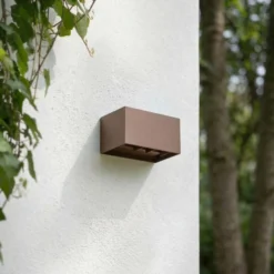 Lindby LED-Außenwandleuchte Nivar, eckig, rost, 20 cm, IP54