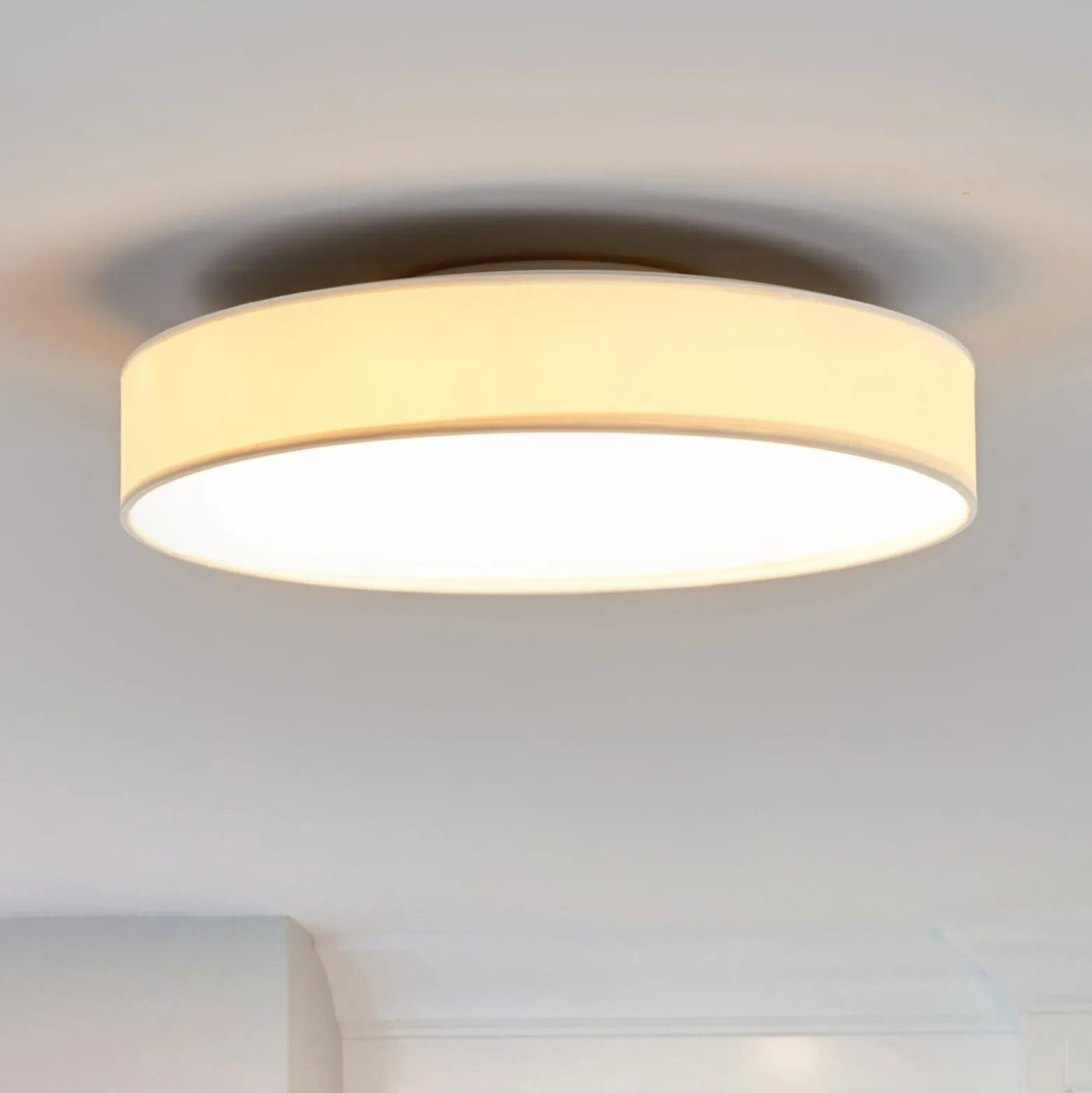 Lindby LED-Deckenlampe Saira, Ø 40 cm, weiß, Textil