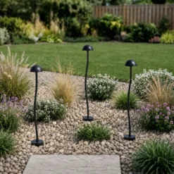 Lindby LED-Erdspießleuchte Soremi, schwarz, 3er-Set, IP44