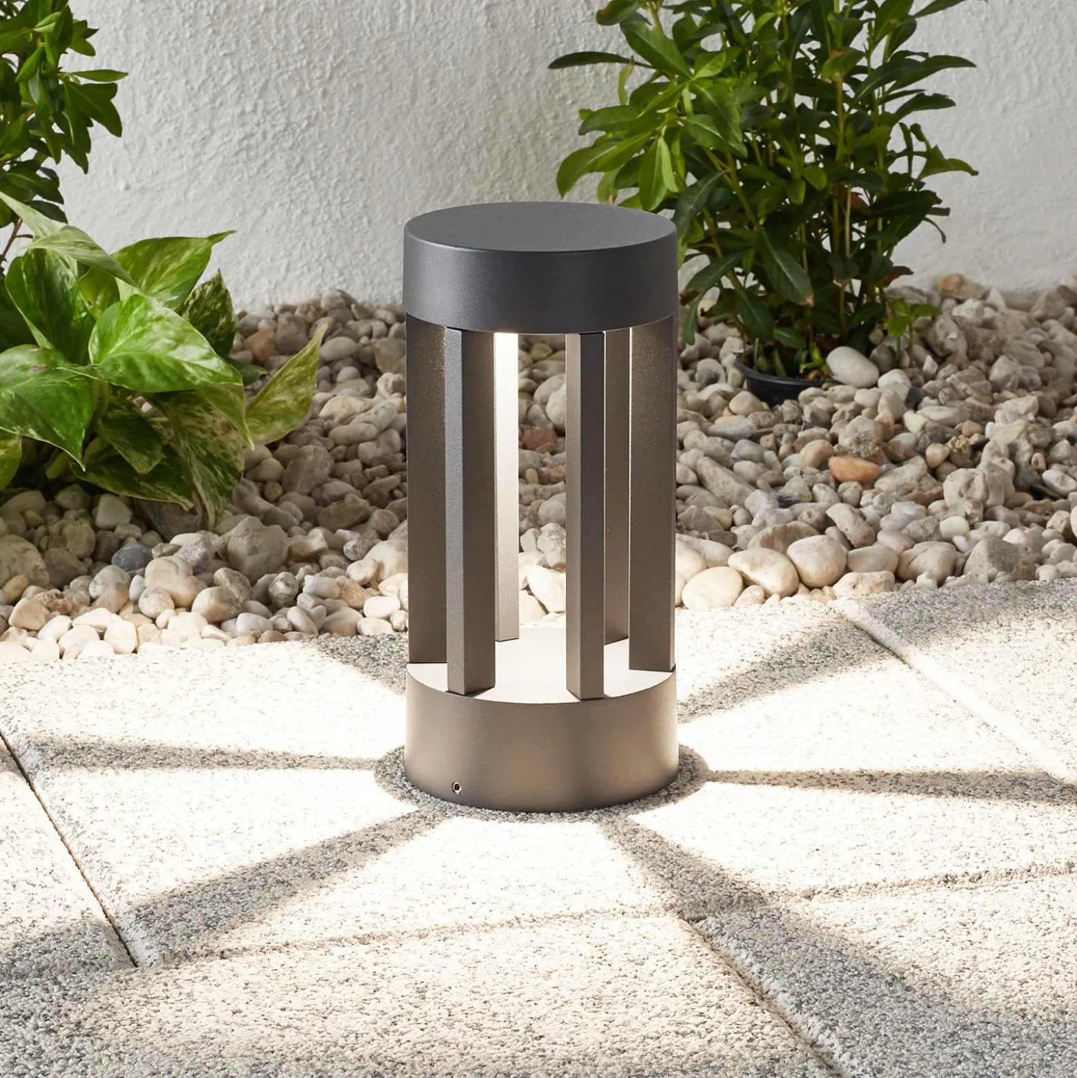 Lindby LED-Sockelleuchte Jordis, 22 cm, anthrazit, Aluminium