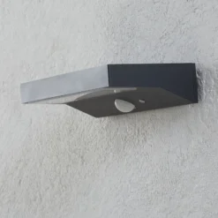 Lindby LED-Solar-Außenwandleuchte Maresia, Sensor, anthrazit