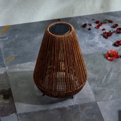 Lindby LED-Solarleuchte Amaria, Rattan, dunkel, Ø 27 cm