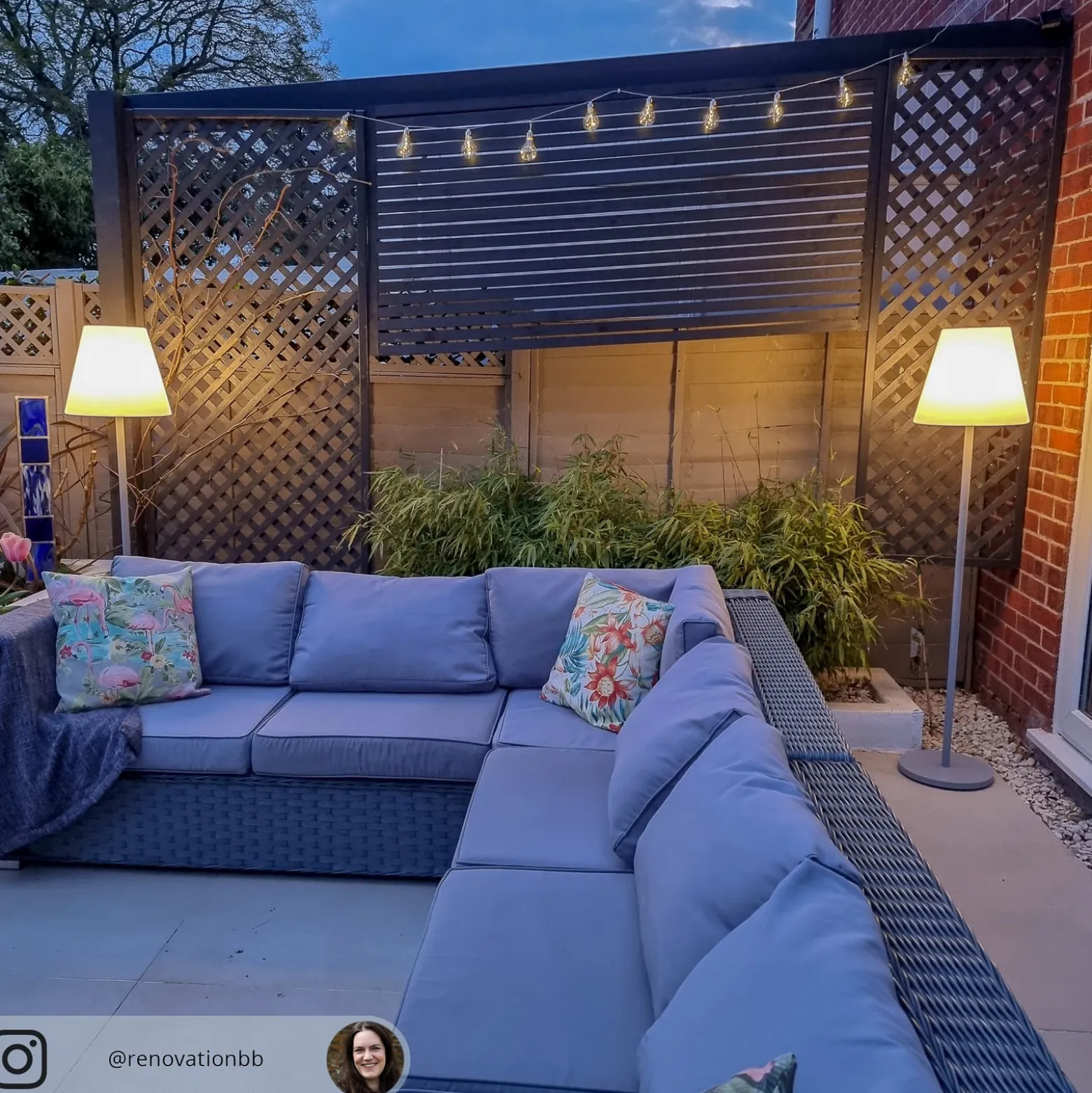 Lindby LED-Solar-Lichterkette Lampini, 200 cm, schwarz, IP44