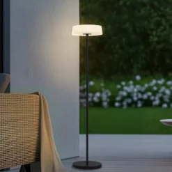 Lindby LED-Solar-Stehlampe Samine, schwarz, Metall, dimmbar