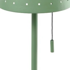 Lindby LED-Solar-Stehleuchte Hilario, grün, Eisen, Akku