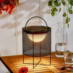 Lindby LED-Solar-Terrassenleuchte Achilleas, RGBW, schwarz