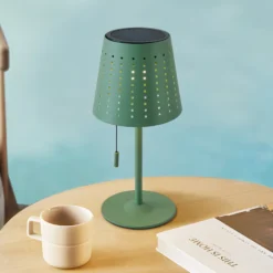 Lindby LED-Solar-Tischleuchte Hilario, grün, Eisen, Akku