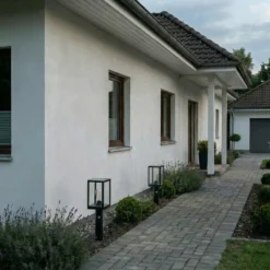 Lindby LED-Solar-Wegeleuchte Relto, Sensor, Erdspieß, 50 cm