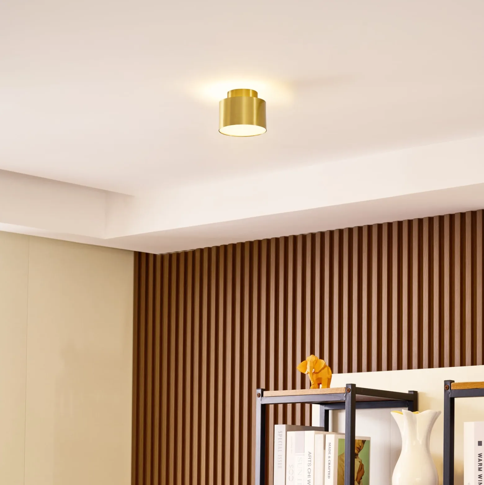 Lindby LED-Strahler Nivoria, 11 x 9 cm, goldfarben, Metall