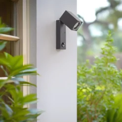Lindby Wandleuchte Othil, Sensor, anthrazit, Metall, IP44