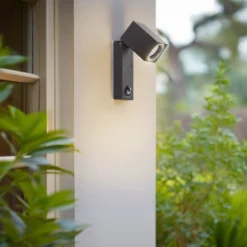 Lindby Wandleuchte Othil, Sensor, anthrazit, Metall, IP44