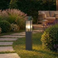 Lindby Wegeleuchte Peldar, anthrazit/geriffelt, 80cm, Sensor