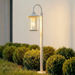 Lindby Wegeleuchte Zayn, weiß, Glas, Höhe 109 cm, IP65