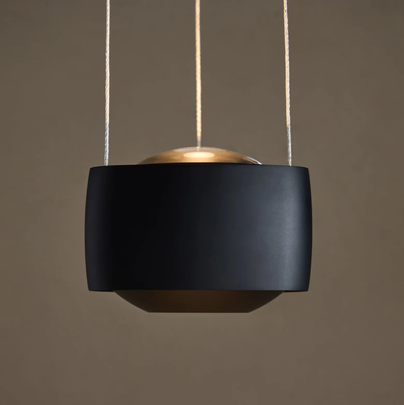 LOOM DESIGN LED-Hängelampe Air, schwarz, 13 cm, Alu