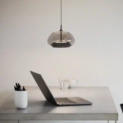 LOOM DESIGN LED-Hängelampe Avalon, schwarz/grau Ø 20 cm Glas