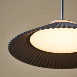LOOM DESIGN LED-Hängelampe Ballerina, dunkelblau, Ø 35 cm