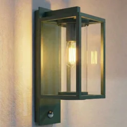 Lucande Außenwandlampe Ferda, Sensor Fassung unten, grün