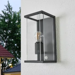 Lucande Außenwandleuchte Annalea, 29cm, 1-flg., IP54, Sensor