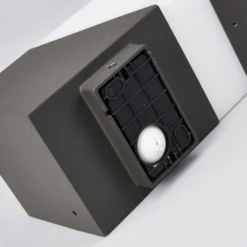 Lucande Außenwandleuchte Kiran, Sensor, grau, IP44, E27