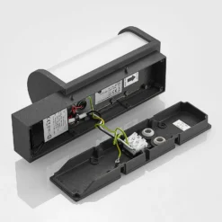 Lucande Jokum LED-Außenwandlampe, IP54, Sensor