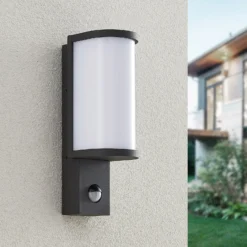 Lucande Jokum LED-Außenwandlampe, IP54, Sensor