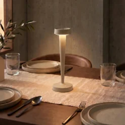 Lucande LED-Akku-Kerzenständer Lea, Vase, beige, 28 cm