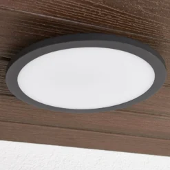 Lucande LED-Außendeckenleuchte Malena, Bewegungsmelder, IP65