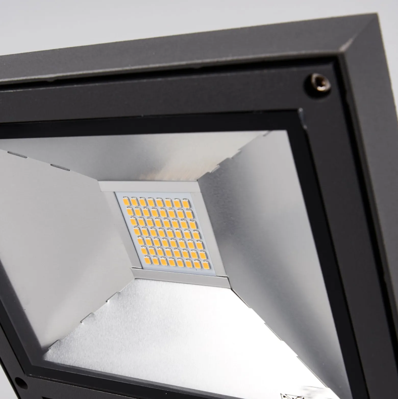 Lucande LED-Außenstrahler Maica, anthrazit, schwenkbar, IP65
