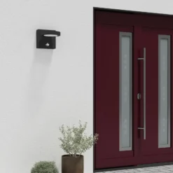 Lucande LED-Außenwandlampe Belna, Metall, Sensor, IP54