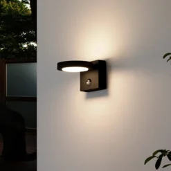 Lucande LED-Außenwandlampe Belna, Metall, Sensor, IP54