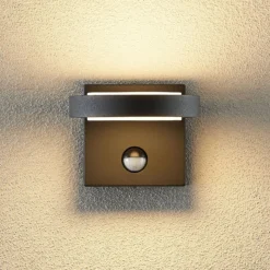 Lucande LED-Außenwandlampe Belna, Metall, Sensor, IP54