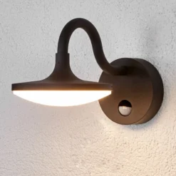 Lucande LED-Außenwandlampe Finny, Bewegungsmelder, IP54