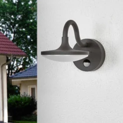 Lucande LED-Außenwandlampe Finny, Bewegungsmelder, IP54